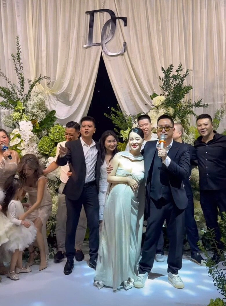 Sao việt công khai có con trong đám cưới có người giấu ái nữ tới năm 9 tuổi quỳnh chi lần đầu có bầu ở tuổi u40 - 11