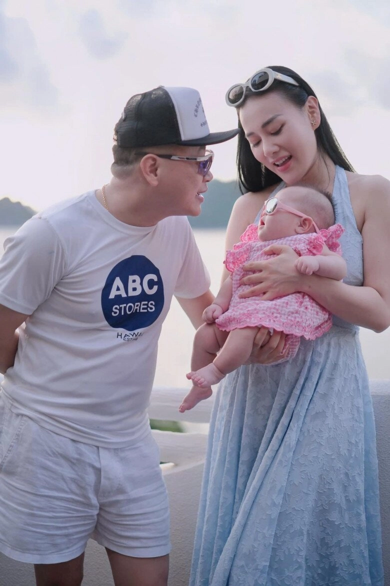 Sao việt đủ nếp đủ tẻ trong năm rồng phương oanh - sam sinh đôi cặp long phượng hà anh có 2 con lai tây - 3