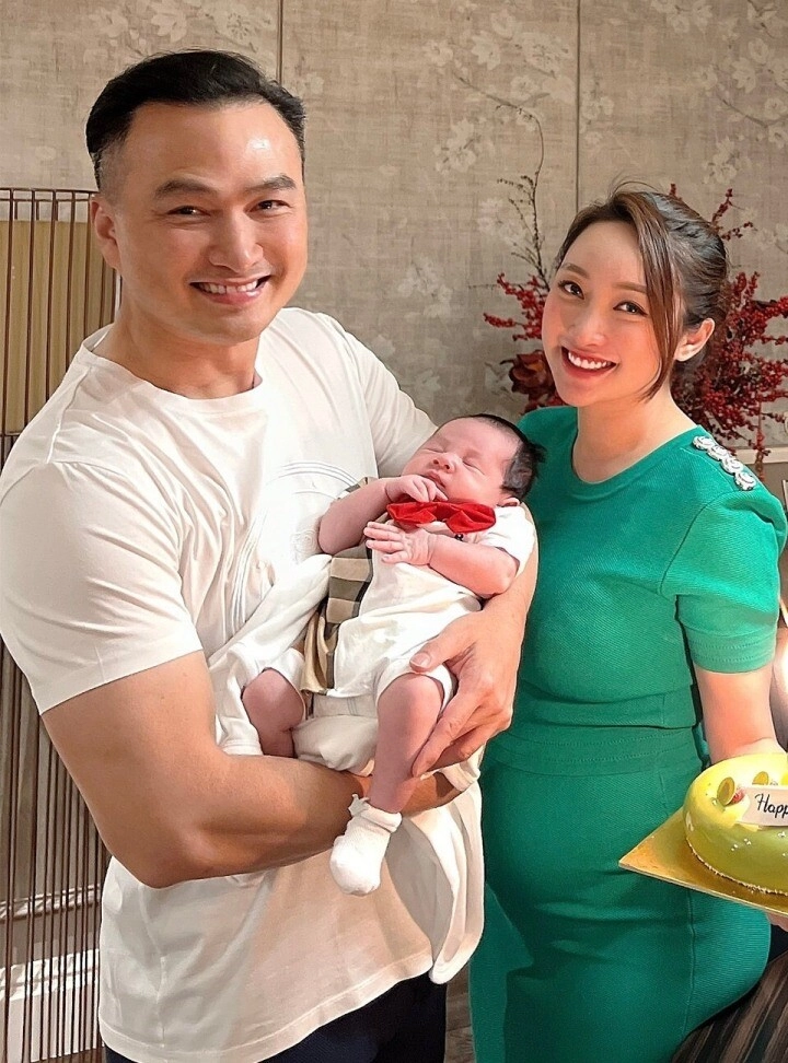 Sao việt đủ nếp đủ tẻ trong năm rồng phương oanh - sam sinh đôi cặp long phượng hà anh có 2 con lai tây - 11