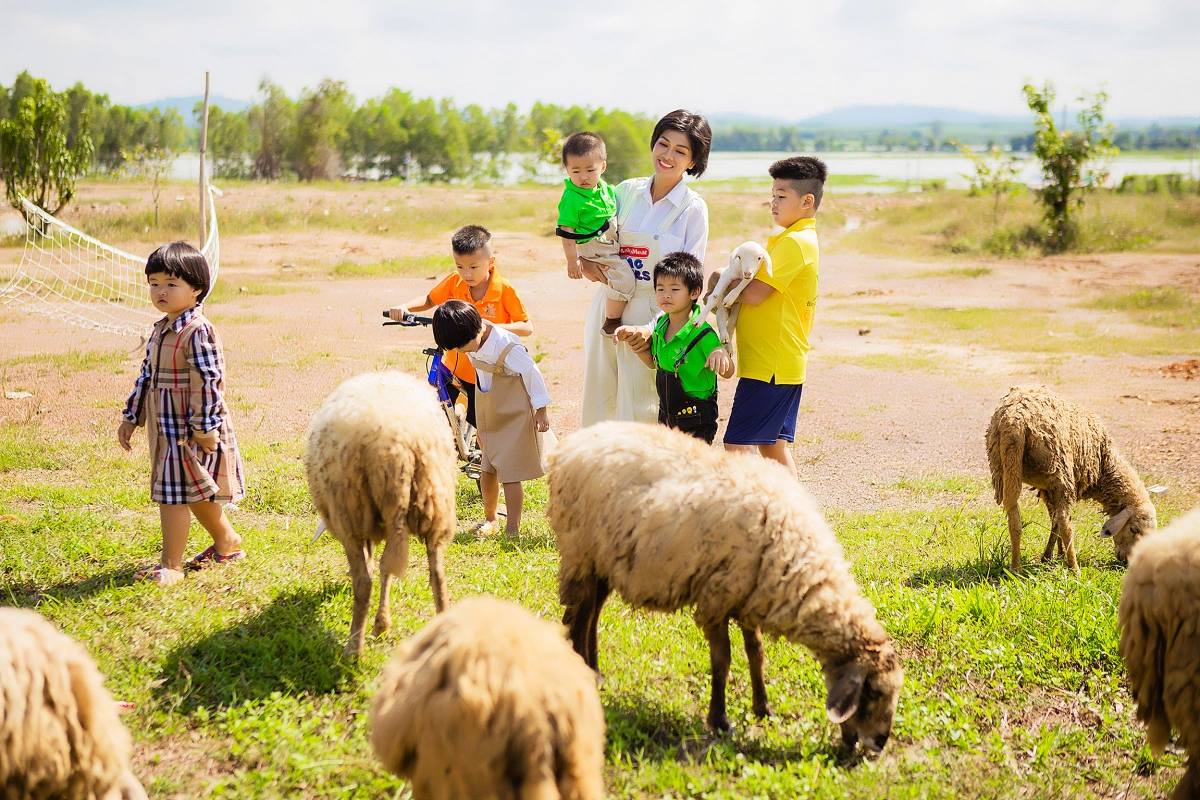 Sao việt đưa con đi xét nghiệm adn vợ quý bình công bố kết quả sau khi chồng qua đời long nhật ôm bà xã khóc - 14