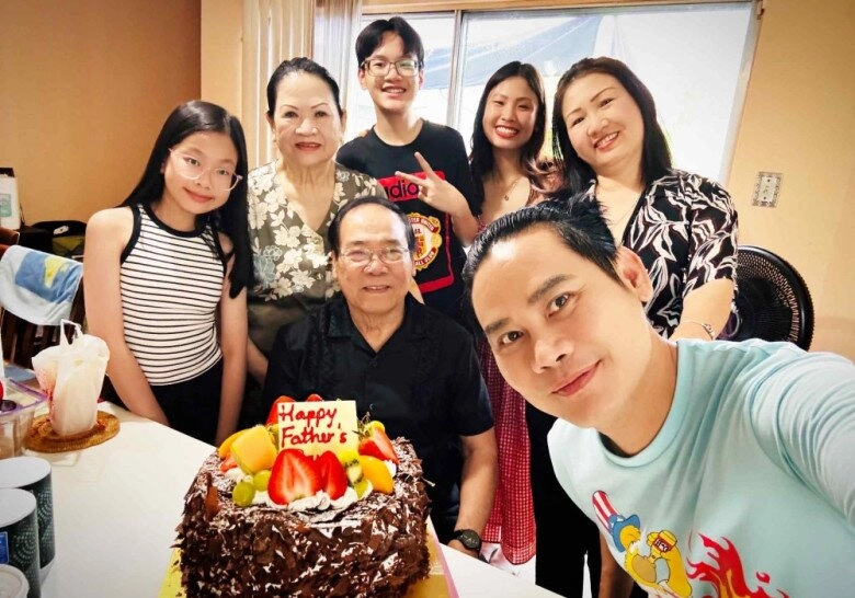 Sao việt đưa con sang mỹ đoàn tụ ông bà 2 quý tử đinh ngọc diệp giống ông ái nữ võ hoàng yến ra mắt gia đình nội - 10