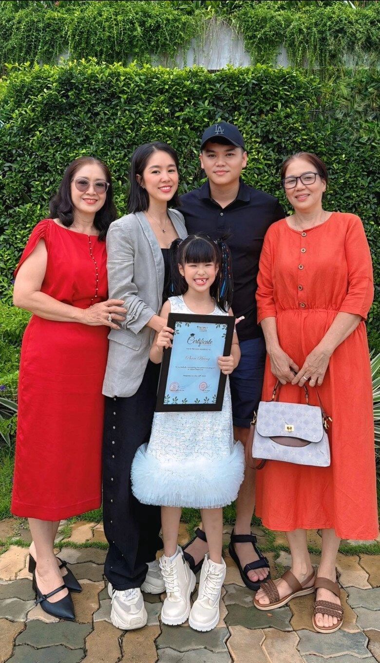 Sao việt khoe con tốt nghiệp mầm non bảo bối sinh ở mỹ của vũ ngọc ánh phá trường ái nữ lê phương cao như vượt cấp - 2