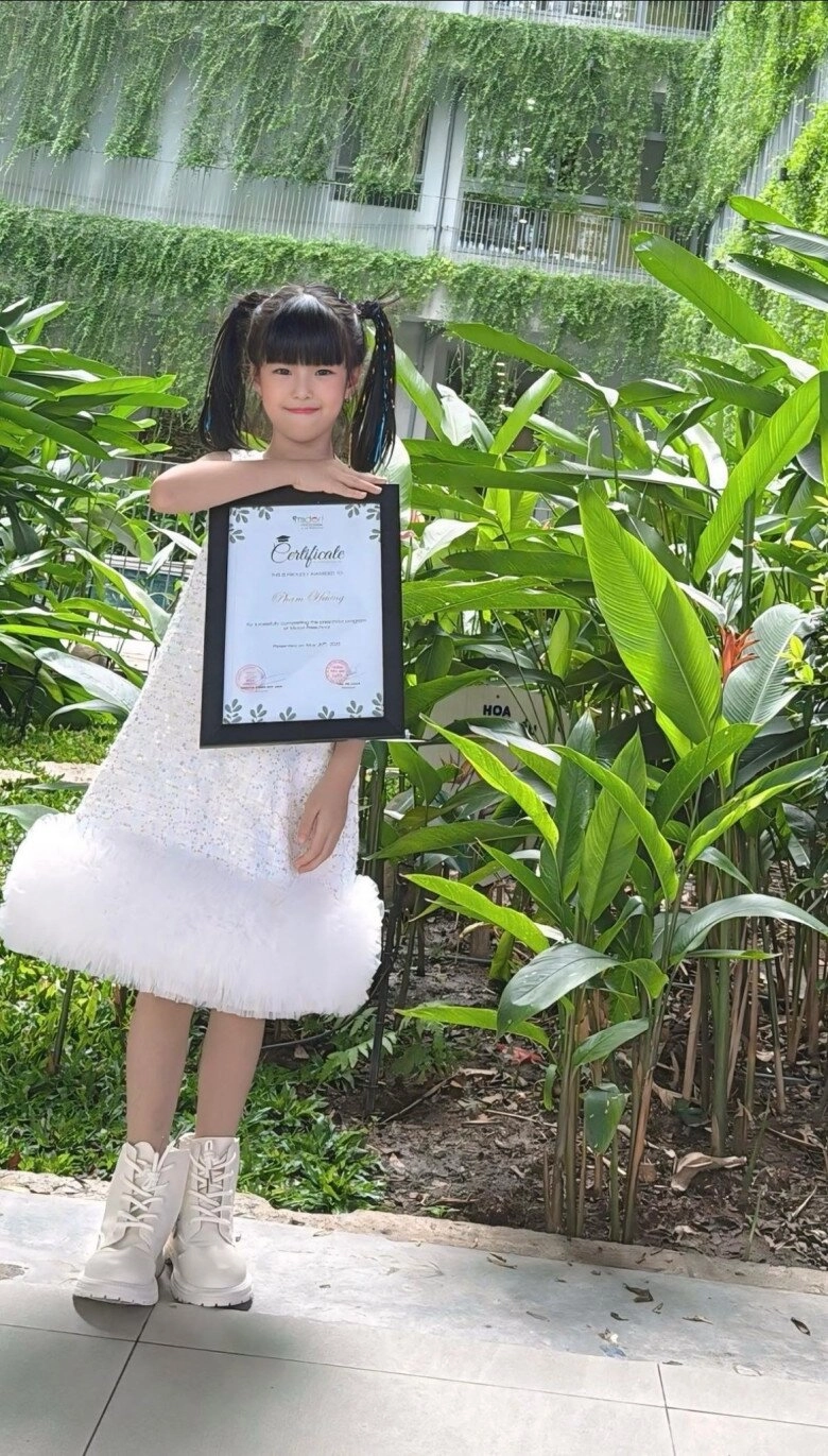 Sao việt khoe con tốt nghiệp mầm non bảo bối sinh ở mỹ của vũ ngọc ánh phá trường ái nữ lê phương cao như vượt cấp - 3