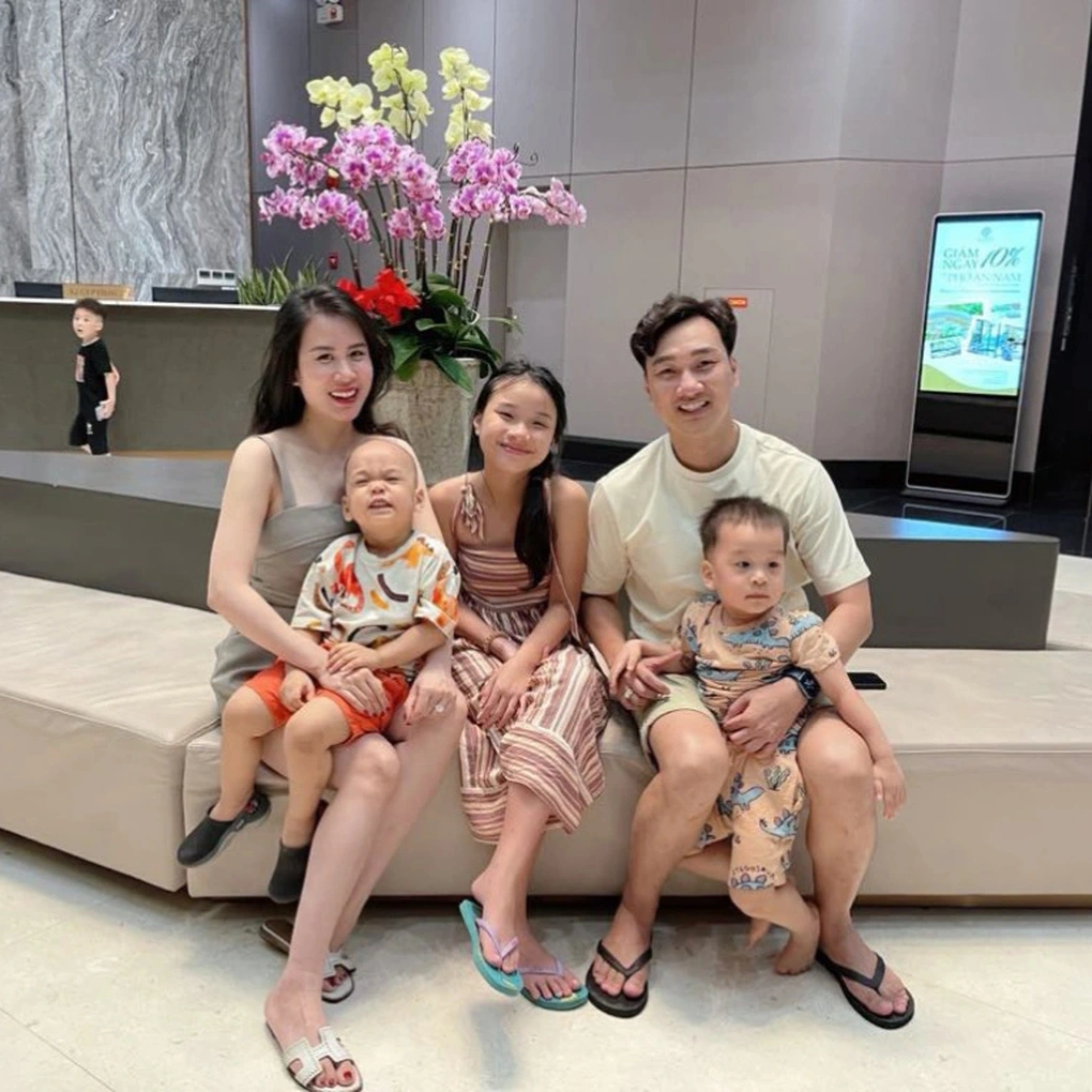 Sao việt khoe con tốt nghiệp mầm non bảo bối sinh ở mỹ của vũ ngọc ánh phá trường ái nữ lê phương cao như vượt cấp - 16