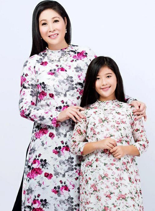 Sao việt sinh con ở tuổi 40 nsnd hồng vân không sồ sề hồng nhung bị đồn thuê người đẻ hộ vì dáng quá nuột - 2