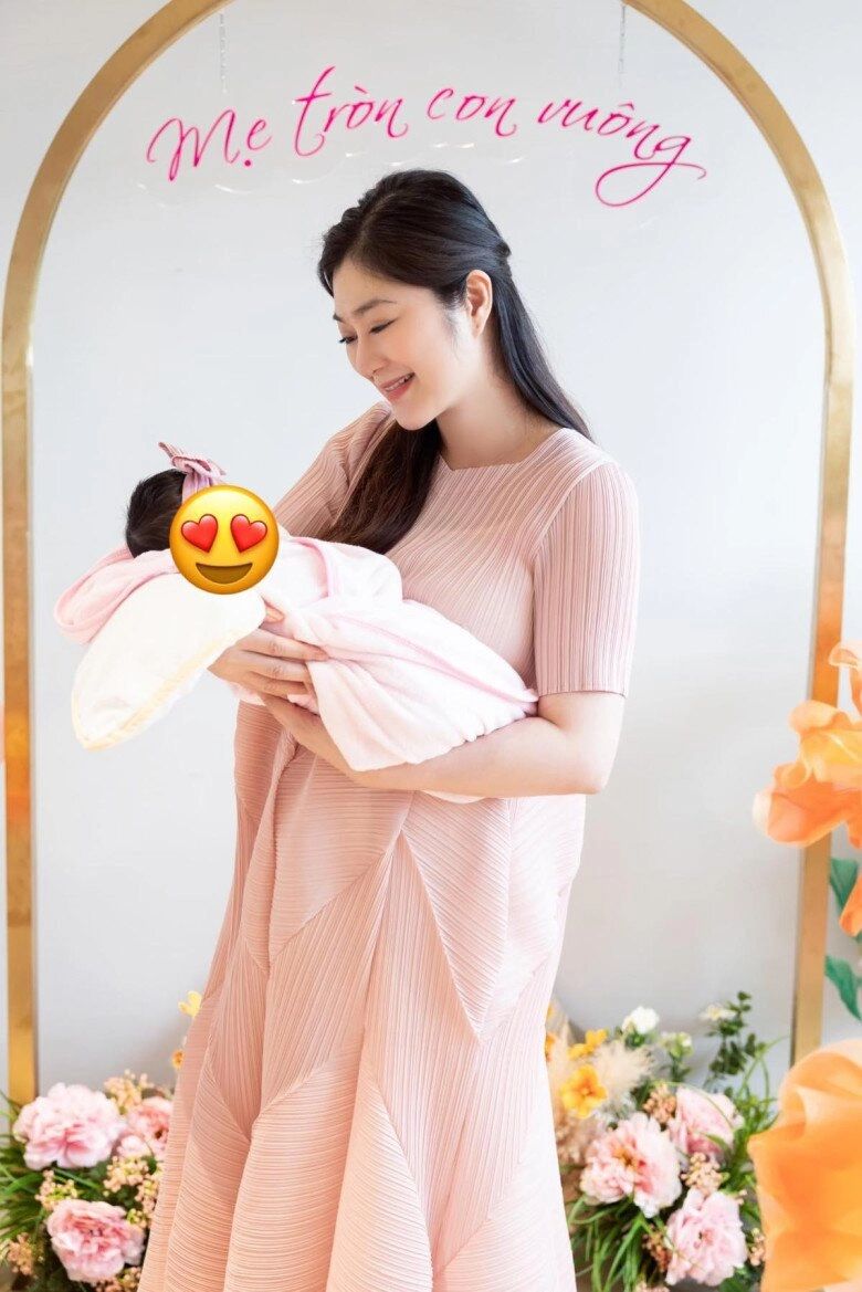 Sao việt vào phòng đẻ nhưng trang điểm như đi sự kiện vợ trẻ chi bảo rạng rỡ tóc bồng bềnh khi vượt cạn - 13