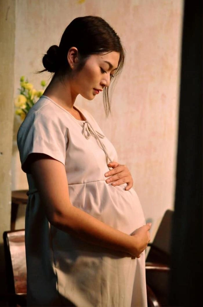 Sao việt vào phòng đẻ nhưng trang điểm như đi sự kiện vợ trẻ chi bảo rạng rỡ tóc bồng bềnh khi vượt cạn - 15