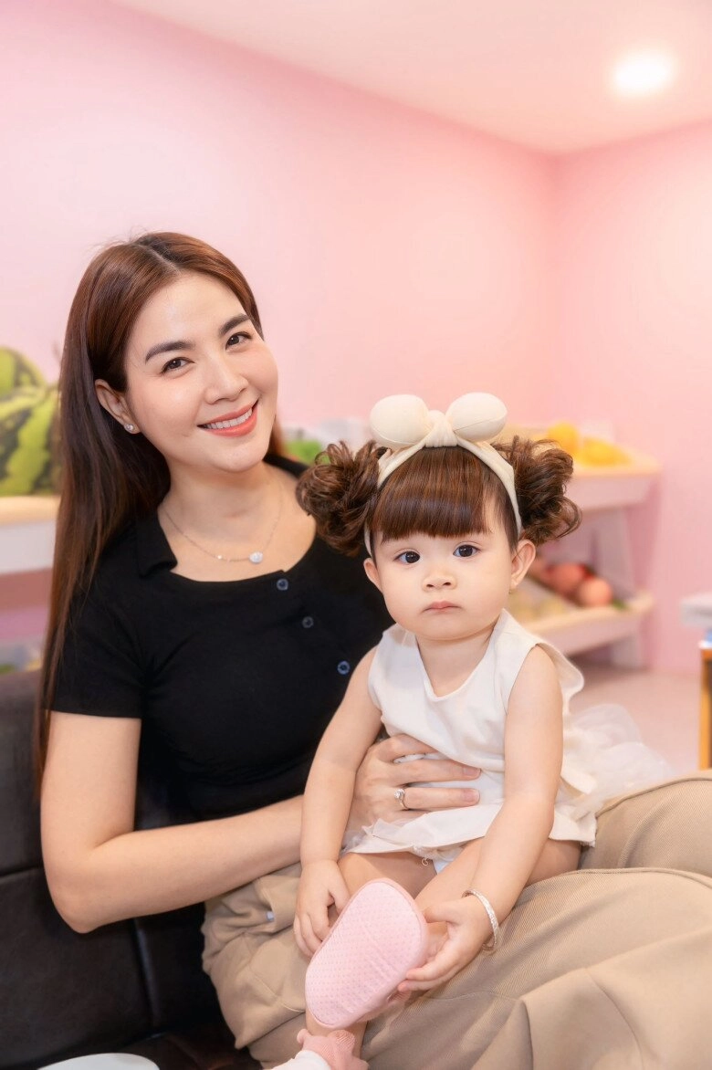 Sao việt vất vả gần 1 thập kỷ tìm con cao minh đạt làm bố ở tuổi 50 kha ly có ái nữ xinh như búp bê - 8