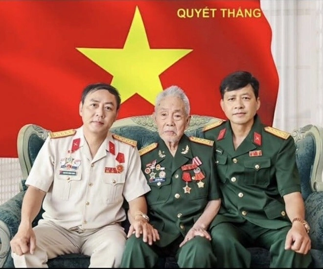 Sao việt xuất thân trong gia đình quân nhân hoa hậu cao trên 1m8 có bố là đại tá chi pu khoe bức ảnh lịch sử - 1