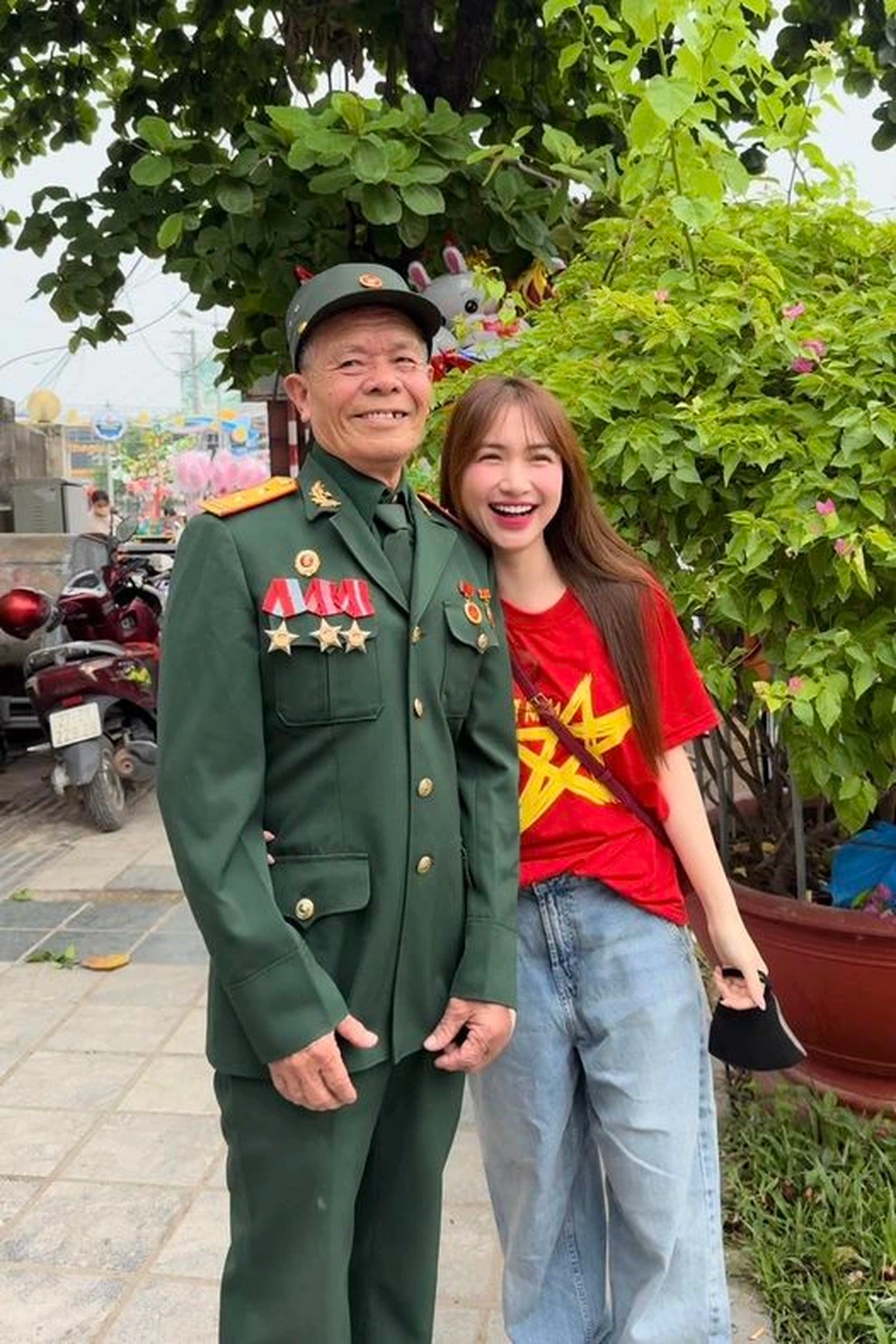 Sao việt xuất thân trong gia đình quân nhân hoa hậu cao trên 1m8 có bố là đại tá chi pu khoe bức ảnh lịch sử - 10