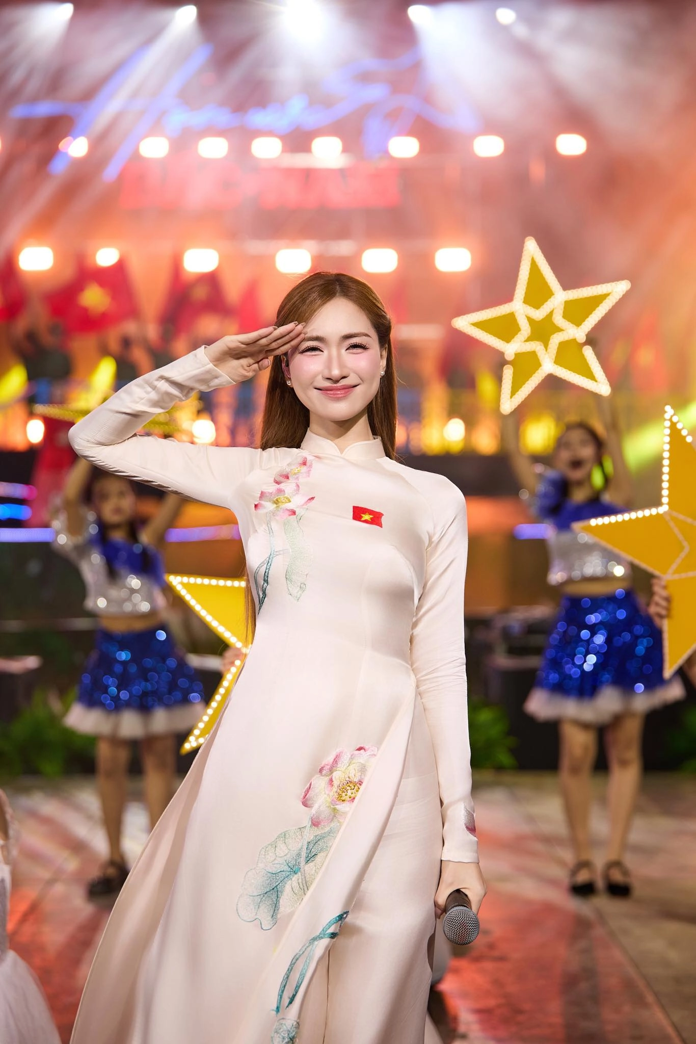 Sao việt xuất thân trong gia đình quân nhân hoa hậu cao trên 1m8 có bố là đại tá chi pu khoe bức ảnh lịch sử - 11