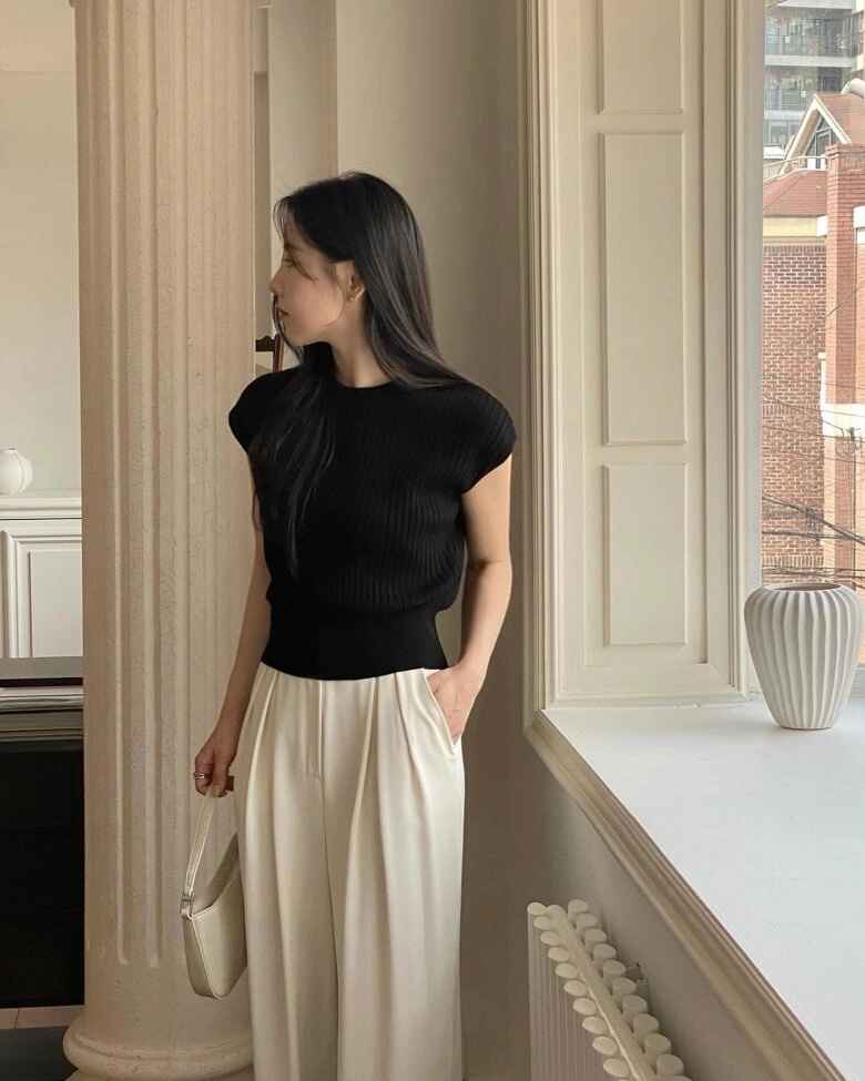 Sắp sang thu chị em phối 4 kiểu áo này với quần ống rộng đơn giản mà thời trang hơn khối đồ hiệu - 4