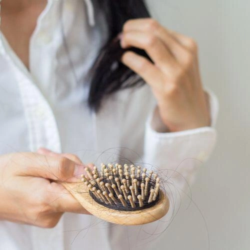 Sắp tết mà tóc vẫn mỏng yếu chị em bỏ túi ngay bí quyết chăm sóc và tạo kiểu để tóc đẹp bồng bềnh - 3