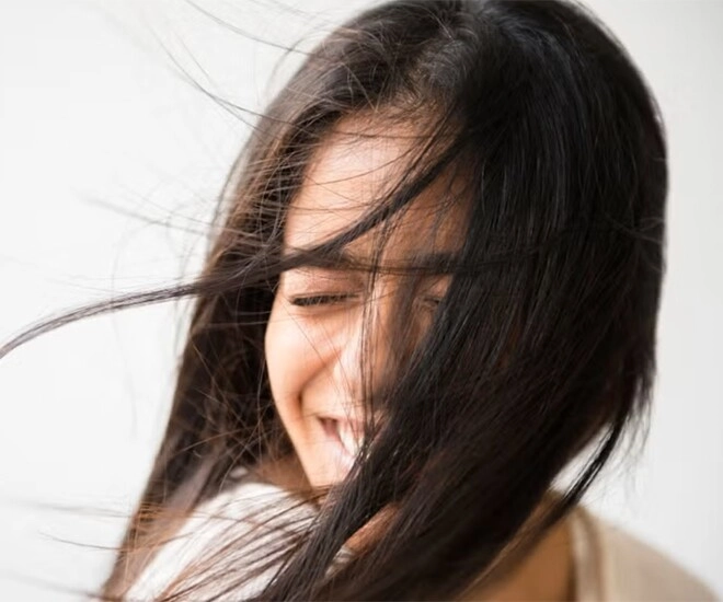 Sấy tóc hay để khô tự nhiên để tóc mượt ít rụng với kiểu người này không sấy tóc sẽ dễ hư tổn nặng nề - 1