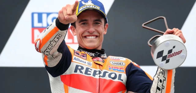 So sánh vòng chạy thử marc marquez và toprak tại balaton park ai mới thật sự nhanh hơn - 3