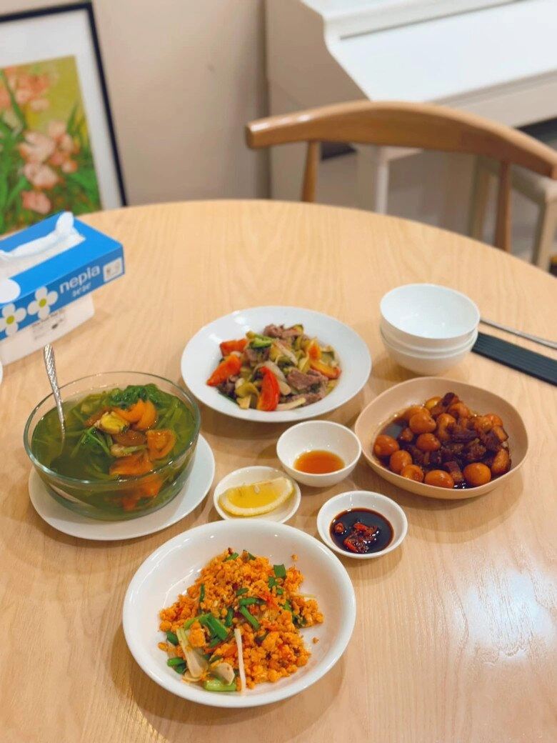 Soi bữa ăn trước và sau sinh của mai ngọc đầy đủ món ngon nhưng luôn theo công thức 1 nước - 1 mốc giờ giữ dáng đẹp - 9