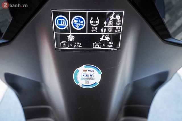 Soi chi tiết vario 125 2025 nhập khẩu nguyên chiếc từ malaysia vừa về việt nam có gì khác biệt - 11