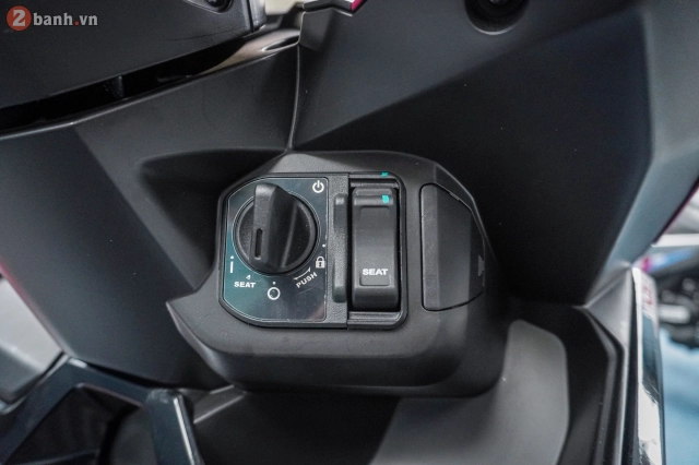 Soi chi tiết vario 125 2025 nhập khẩu nguyên chiếc từ malaysia vừa về việt nam có gì khác biệt - 14