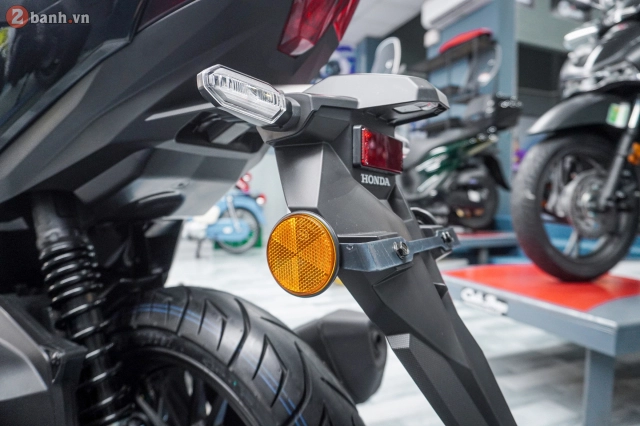 Soi chi tiết vario 125 2025 nhập khẩu nguyên chiếc từ malaysia vừa về việt nam có gì khác biệt - 25