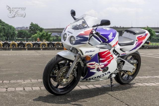 Soi về quá khứ - khám phá động cơ honda cbr250rr mc22 hơn 20000 vòngphút tương đương xe đua f1 - 2