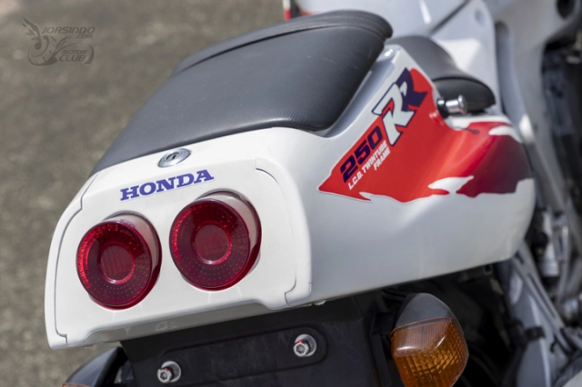 Soi về quá khứ - khám phá động cơ honda cbr250rr mc22 hơn 20000 vòngphút tương đương xe đua f1 - 14