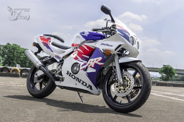Soi về quá khứ - khám phá động cơ honda cbr250rr mc22 hơn 20000 vòngphút tương đương xe đua f1 - 21