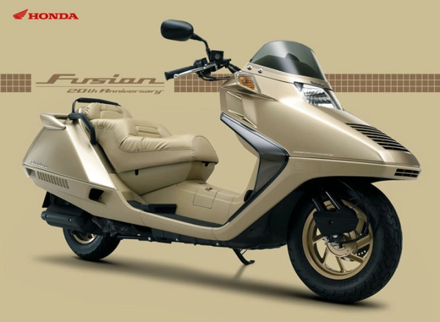 Soi về quá khứ - khám phá du thuyền trên cạn yamaha maxam gã khổng lồ mở lối cho cả một thời đại - 3