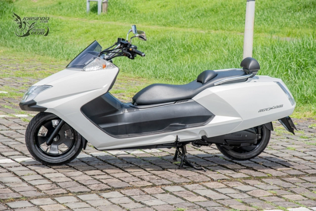 Soi về quá khứ - khám phá du thuyền trên cạn yamaha maxam gã khổng lồ mở lối cho cả một thời đại - 6