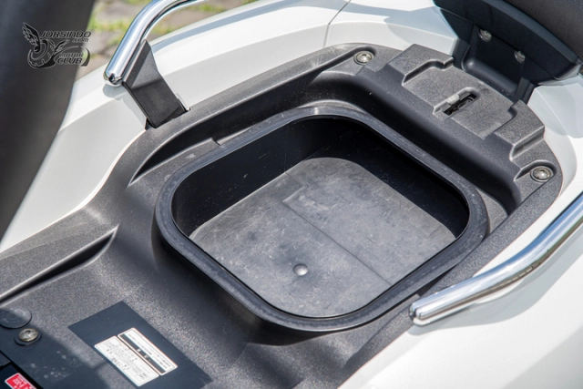 Soi về quá khứ - khám phá du thuyền trên cạn yamaha maxam gã khổng lồ mở lối cho cả một thời đại - 15