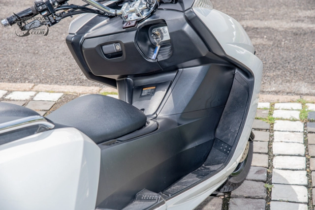 Soi về quá khứ - khám phá du thuyền trên cạn yamaha maxam gã khổng lồ mở lối cho cả một thời đại - 20