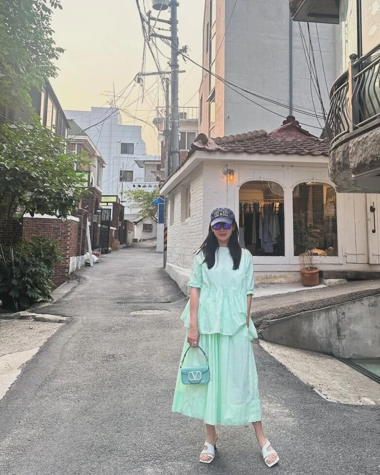 Son ye jin khoe sắc vóc rạng rỡ ở tuổi u50 lần hiếm hoi diện kiểu trang phục này khiến dân tình đứng ngồi không yên - 5