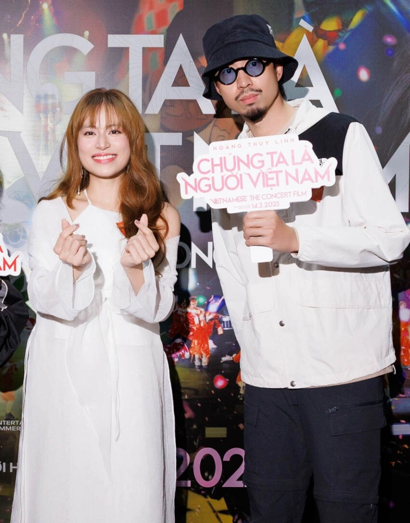 Sự thật đoạn clip được cho là ghi lại cảnh rapper đen vâu hôn hoàng thùy linh đang gây xôn xao mạng xã hội - 8