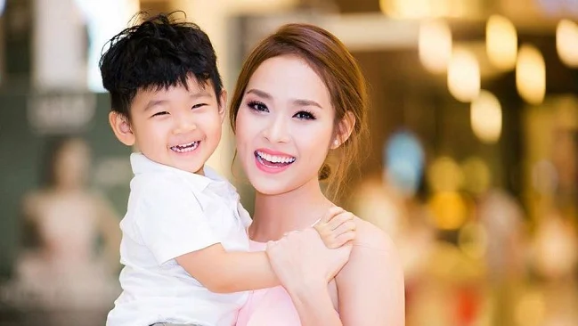 Sự trùng hợp trong cuộc sống của hội bạn thân thuý diễm đều lên chức bố mẹ càng trẻ ra từ ngày có con - 5