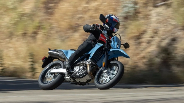Suzuki dr-z4sm 2025 chiến binh supermoto trở lại vui hết ga nhưng vẫn còn vài tật xấu - 2