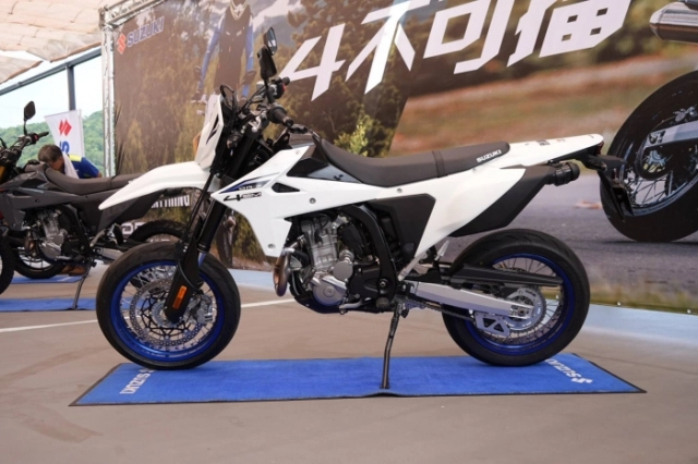 Suzuki dr-z4sm 2025 huyền thoại supermoto tái xuất chất như ngày nào - 7