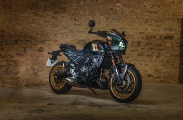 Suzuki gsx-8t - 3