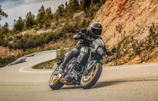 Suzuki gsx-8t - 5