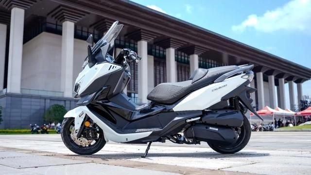 Sym trình làng mẫu maxi scooter 250 hoàn toàn mới khiến mọi đối thủ dè chừng với giá rẻ hơn sh160i - 4