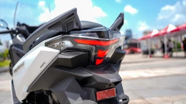 Sym trình làng mẫu maxi scooter 250 hoàn toàn mới khiến mọi đối thủ dè chừng với giá rẻ hơn sh160i - 5