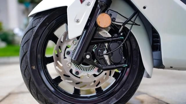Sym trình làng mẫu maxi scooter 250 hoàn toàn mới khiến mọi đối thủ dè chừng với giá rẻ hơn sh160i - 9