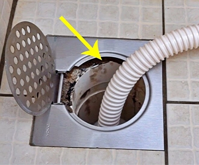 Tại sao không nên cắm ống thoát nước máy giặt vào thẳng ống thoát sàn đây là 3 lý do - 1