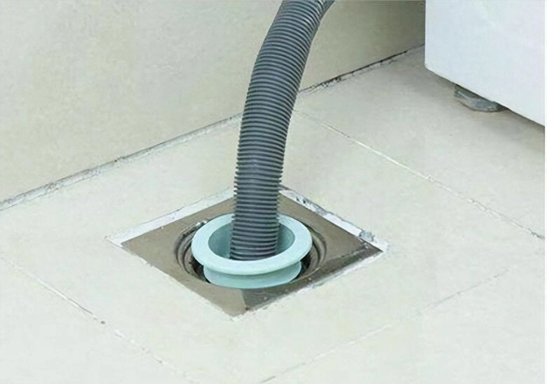 Tại sao không nên cắm ống thoát nước máy giặt vào thẳng ống thoát sàn đây là 3 lý do - 2