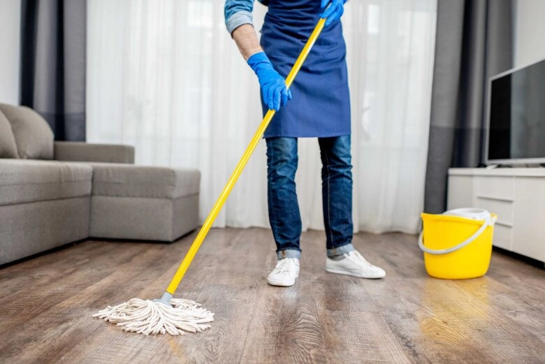 Tại sao nên nhỏ vài giọt dầu gió vào nước lau nhà lợi đủ đường nhưng tiếc là giờ tôi mới biết - 2