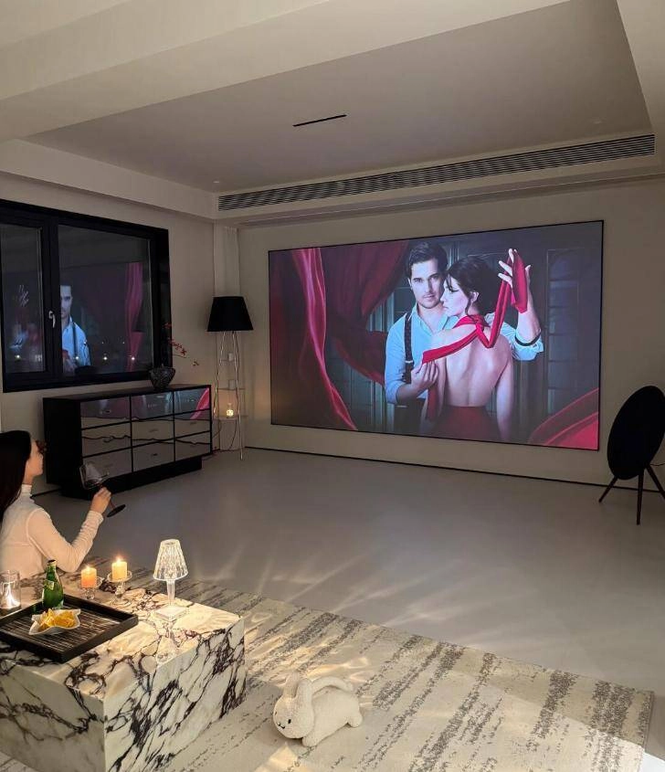 Tại sao ngày càng nhiều người loại bỏ máy chiếu quay về dùng tivi hóa ra vì 4 điều này - 2