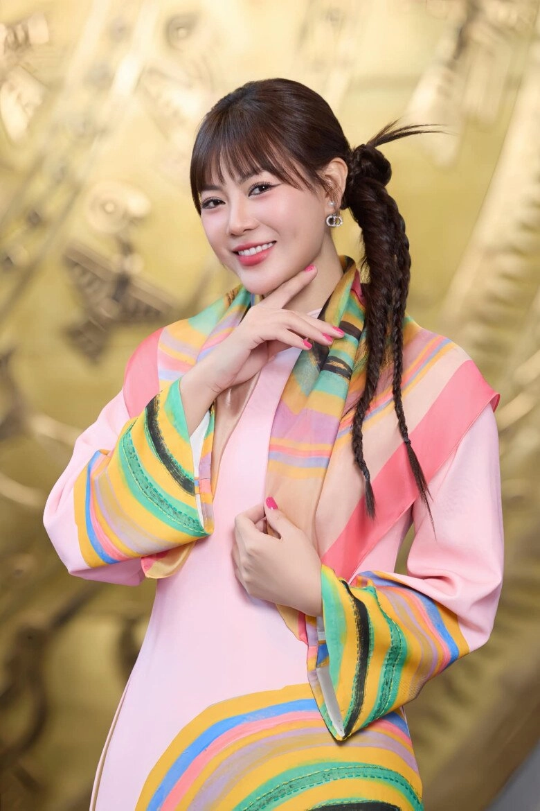 Táo vân dung vừa khoe con dâu xinh đẹp từng có 1 đời chồng u40 vẫn mặc bikini khoe đường cong quyến rũ - 10