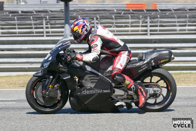 Tất cả bắt đầu từ vạch xuất phát nghệ thuật khởi đầu trong motogp mà không phải ai cũng hiểu - 3
