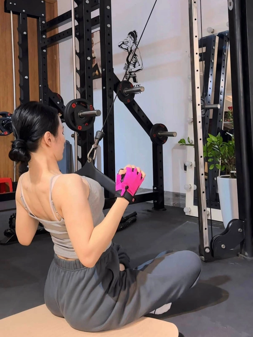 Tay vai cơ bắp sau gần 9 năm ăn chay tập luyện của angela phương trinh - 3
