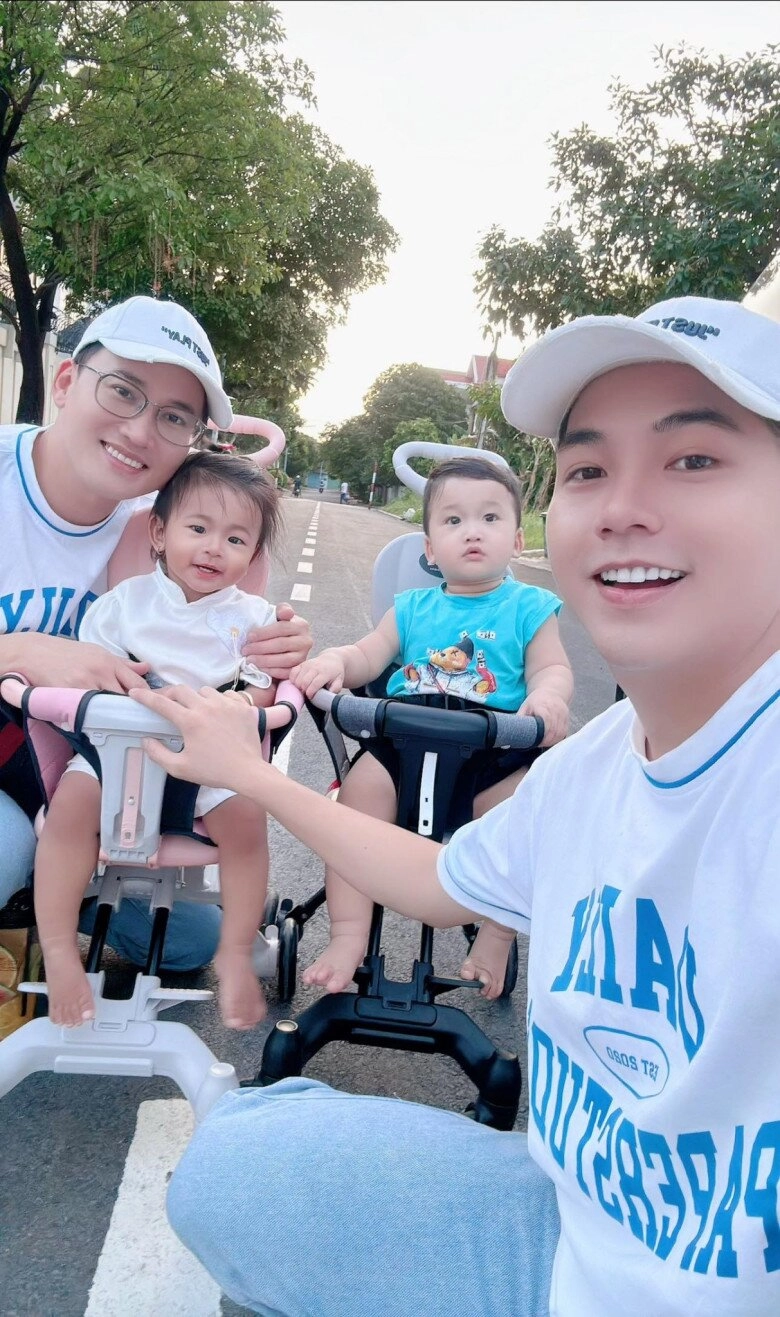 Thanh đoàn tổ chức sinh nhật linh đình mời dàn sao tham dự ôm hôn thắm thiết bố mẹ hà trí quang - 5
