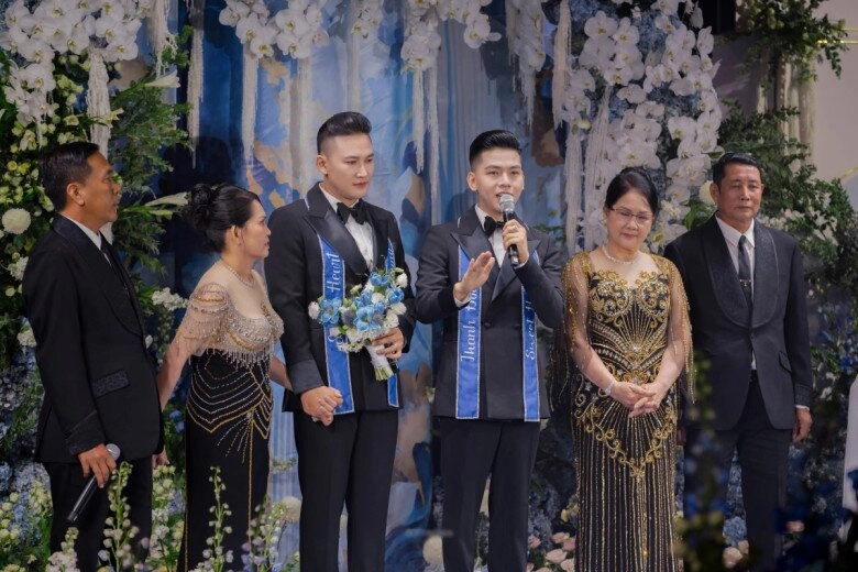 Thanh đoàn tổ chức sinh nhật linh đình mời dàn sao tham dự ôm hôn thắm thiết bố mẹ hà trí quang - 8
