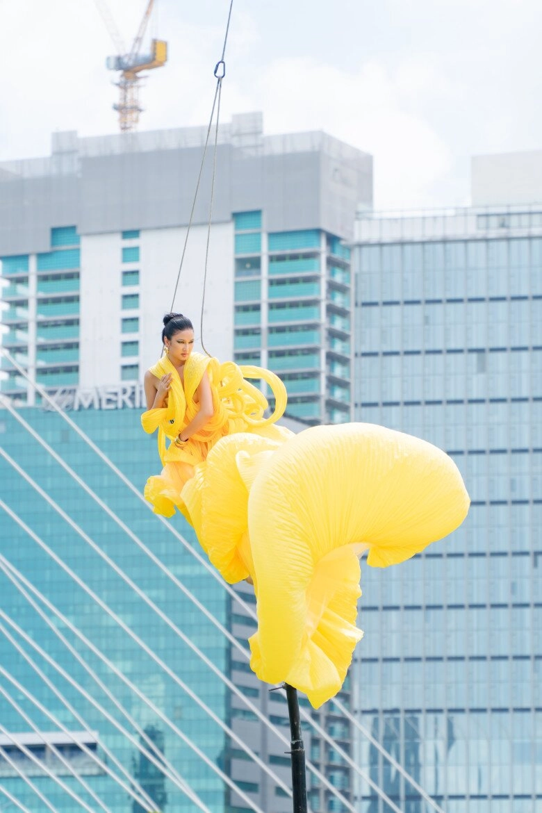 Thanh hằng gay gắt chấn chỉnh thái độ của thí sinh next top nàng mơ bật khóc nấc khi treo mình trên cao - 2